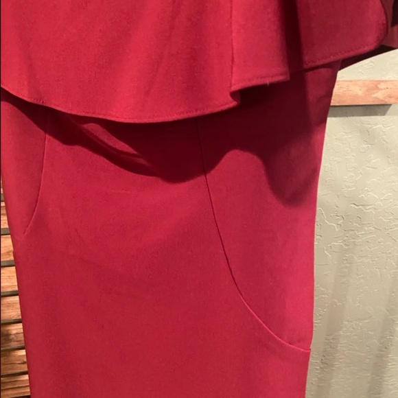 off the shoulder body con maroon/burgundy dress - Picture 3 of 4